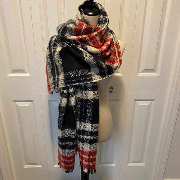 Accessories - Women’s Plaid blanket Scarf